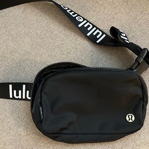 Lululemon 1L Everywhere Belt Bag (Black/White Wordmark)